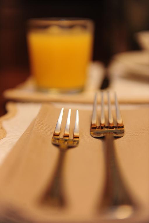 Couette-café Houspitality Nero 2*